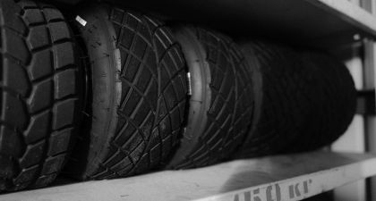 Opony wielosezonowe — czy warto w nie inwestować?